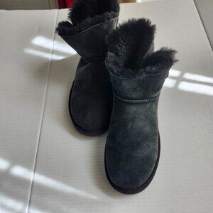 UGG BAILEY BUTTON Women's Black Suede Sherpa- Lined Ankle Boots, Size 11